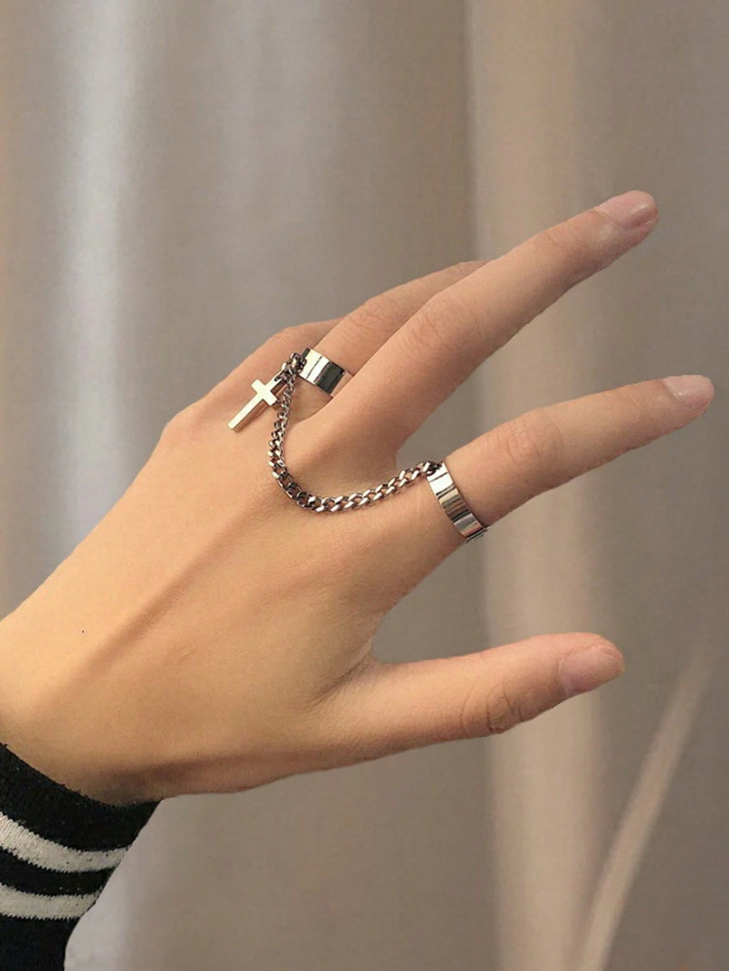 Cross Chain Ring