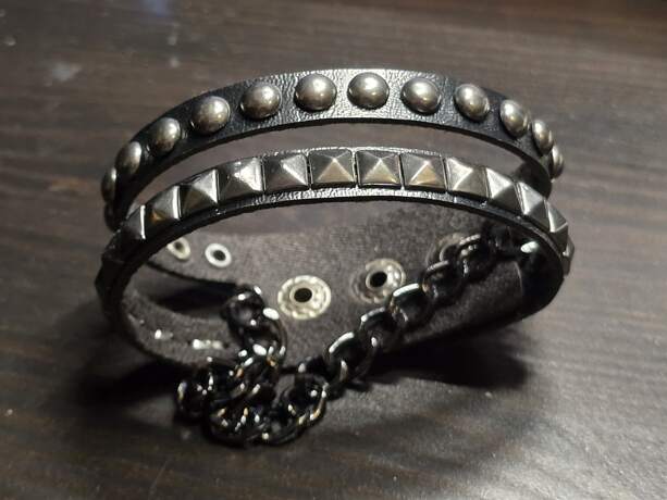 2pcs Punk Cuff Bracelet Retro Rock Wristband