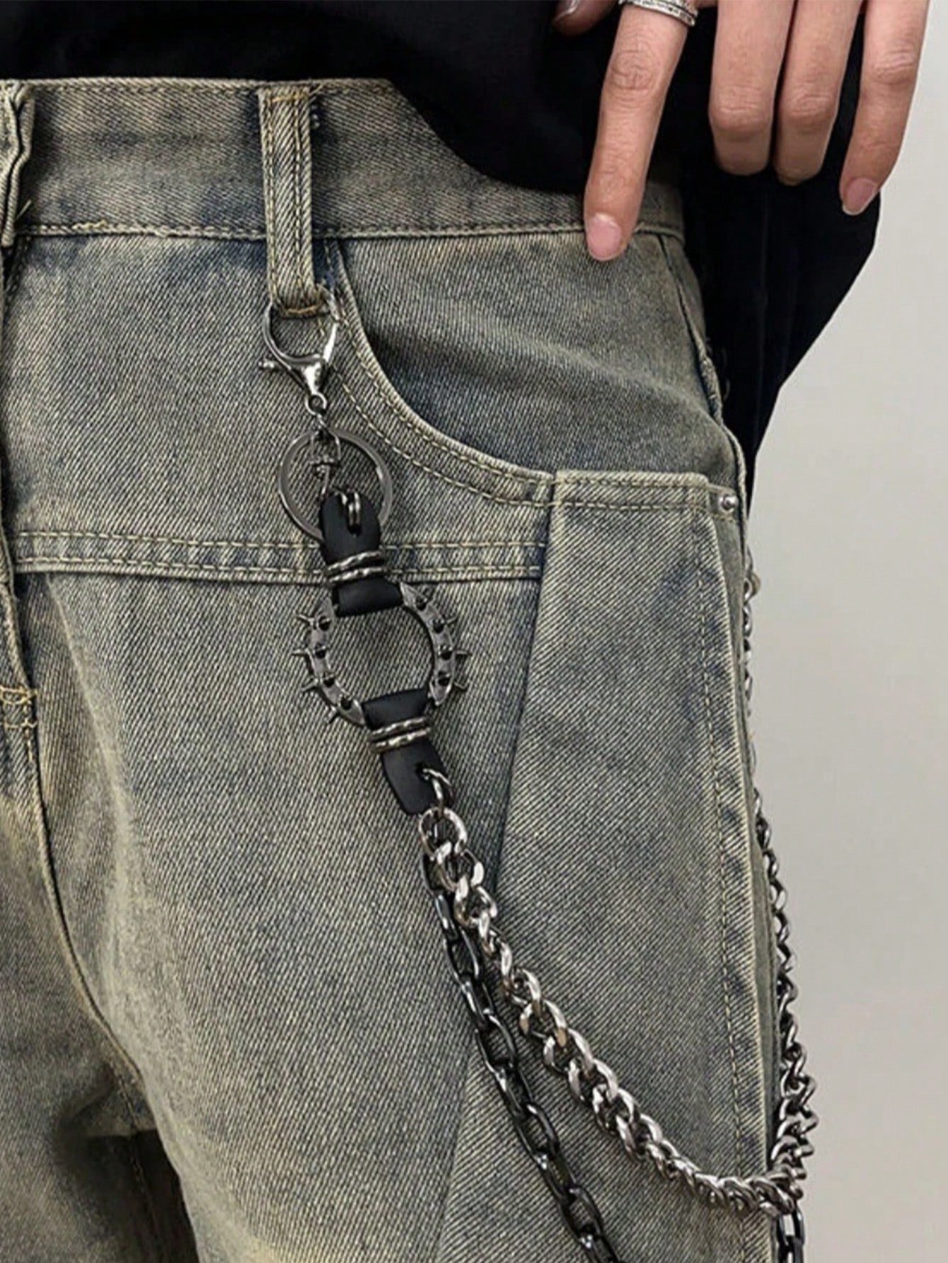 Spiked O Ring Pants Chain