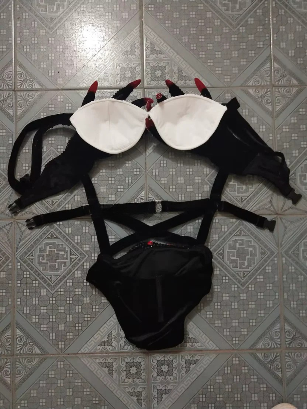 Black Red Bikini Drag Queen Beyonce Dance