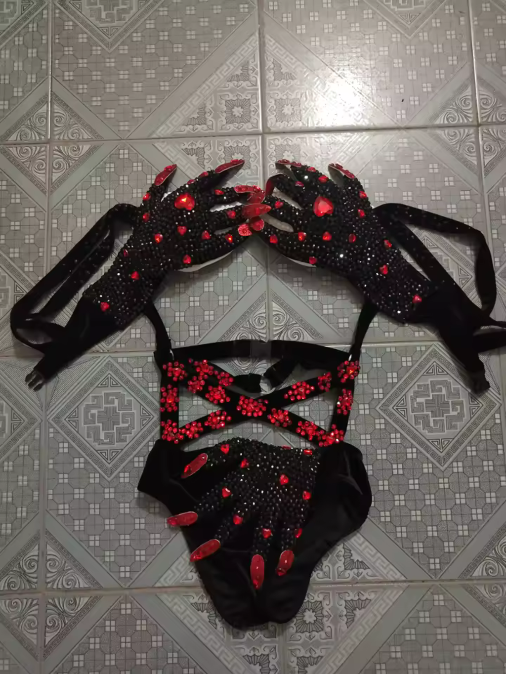 Black Red Bikini Drag Queen Beyonce Dance