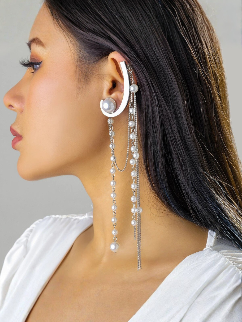 Pearl Chain Ear Cuf