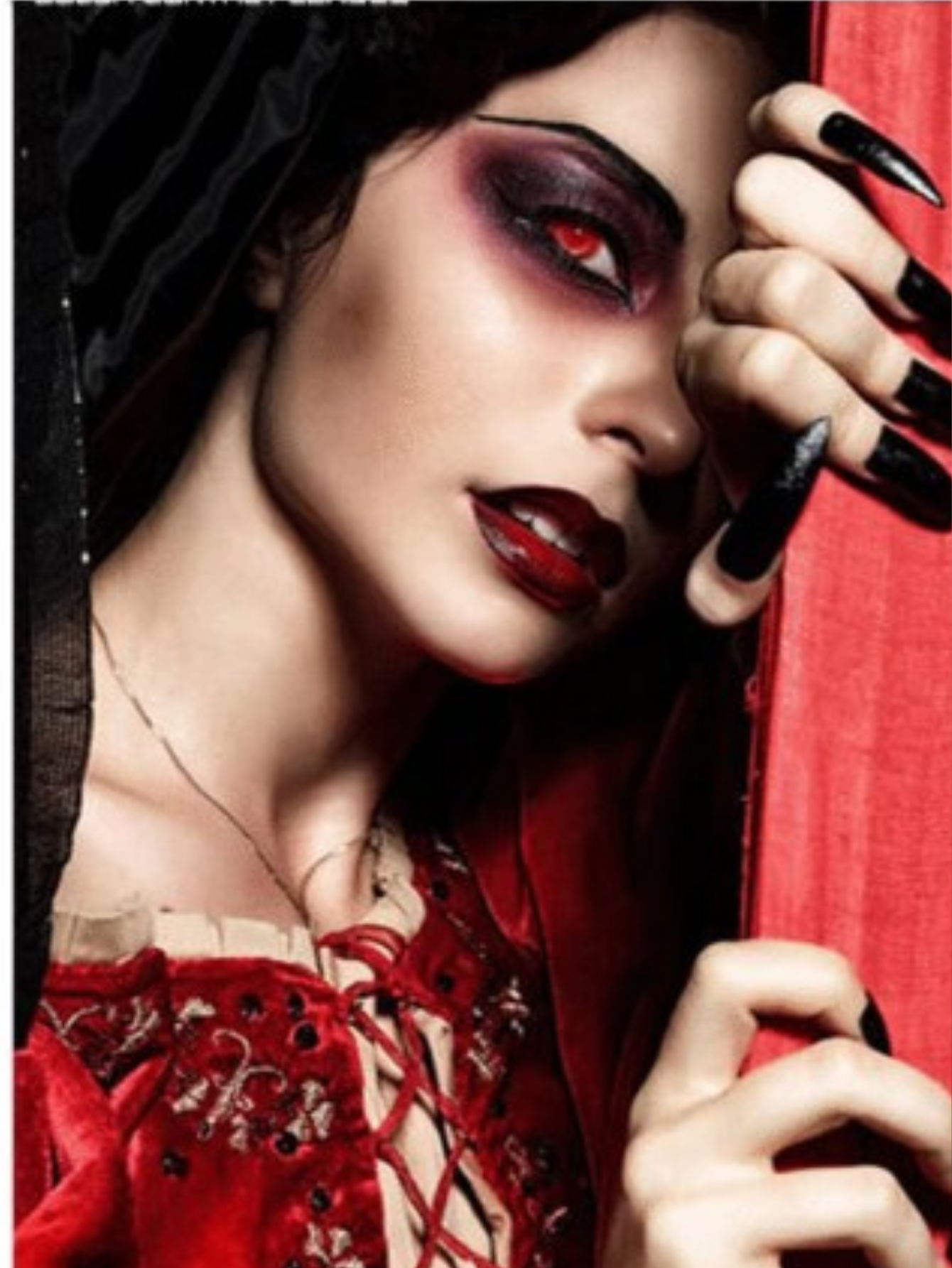 Red Vampire Contact Lense