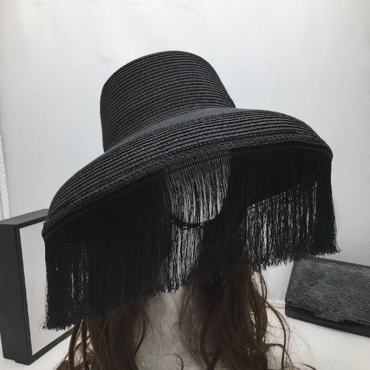 Large Brim Fringe Black Hat